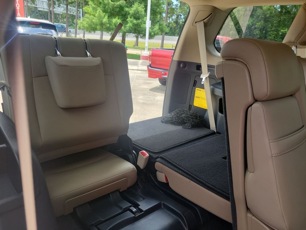 Used 2017 White Toyota SR5 Premium image 32