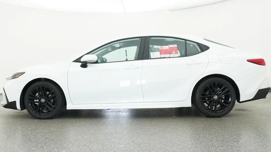 Used 2026 Ice Cap Toyota SE image 19