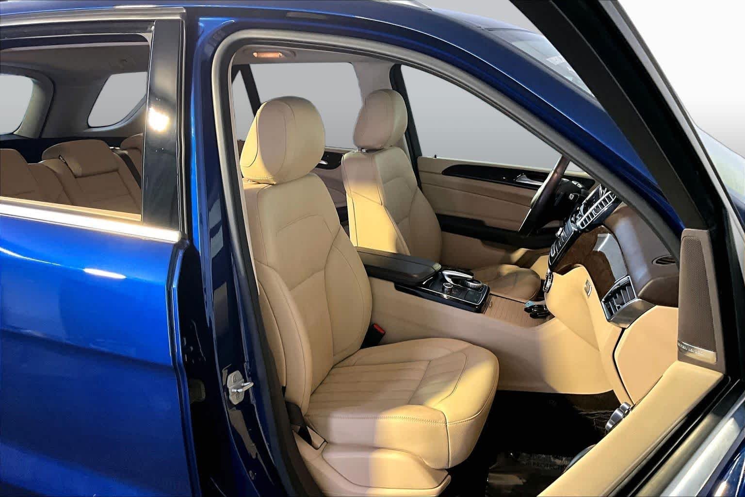 Used 2018 Brilliant Blue Metallic Mercedes-Benz GLE 350 image 8