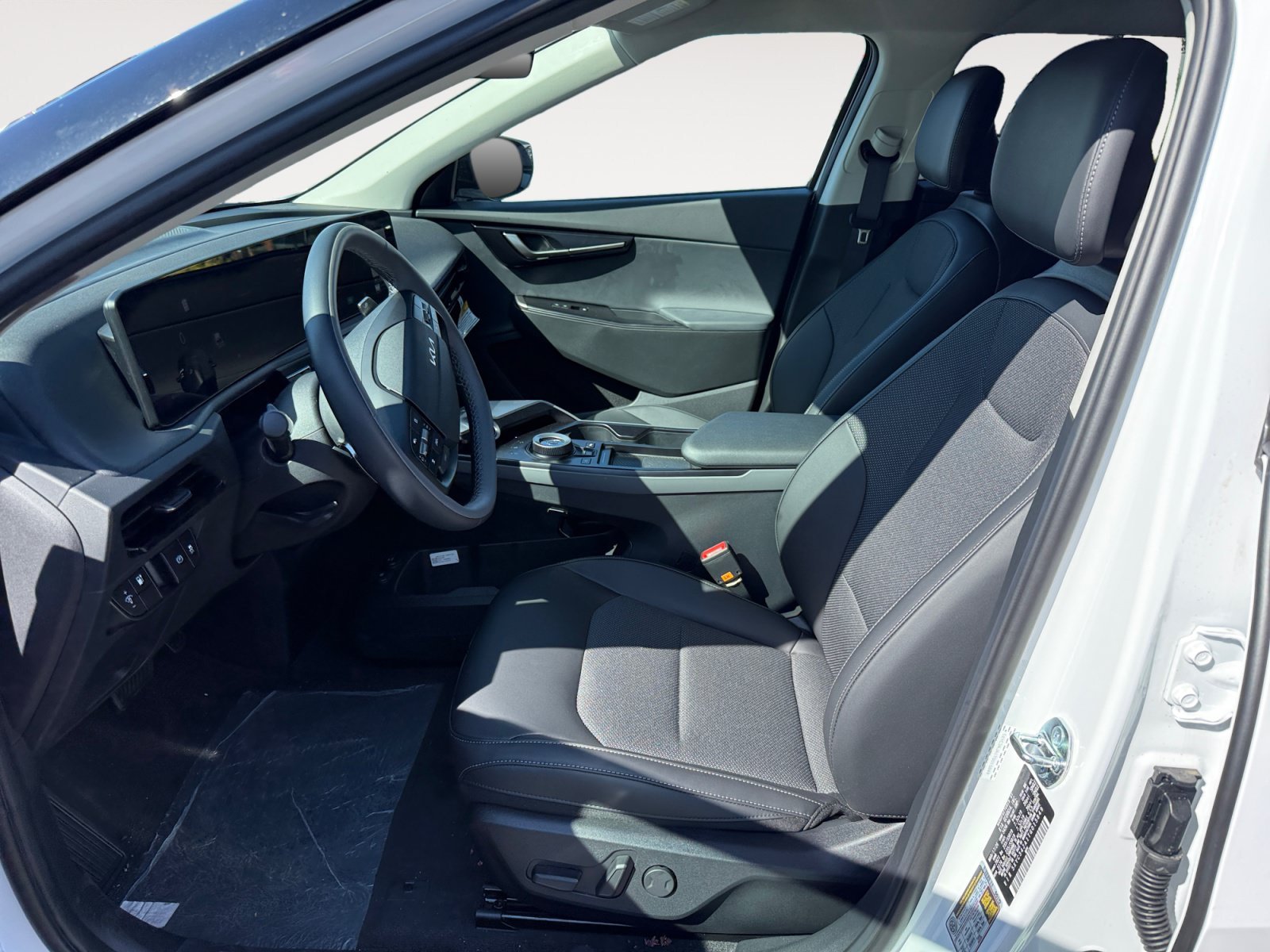 New 2026 Glacial White Pearl Kia Light Long Range image 10