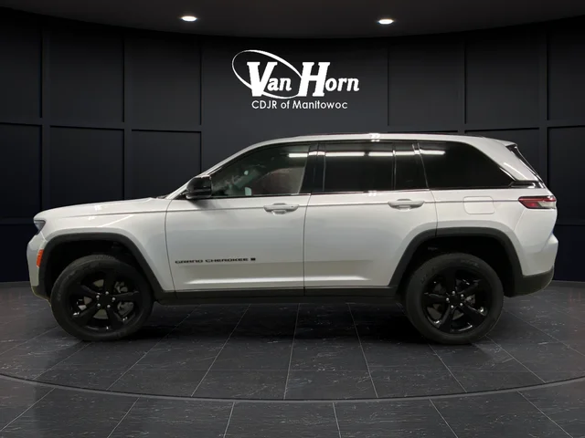 Used 2023 Silver Jeep Altitude X image 6