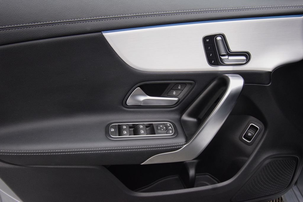 Used 2025 Silver Mercedes-Benz CLA 250 image 21
