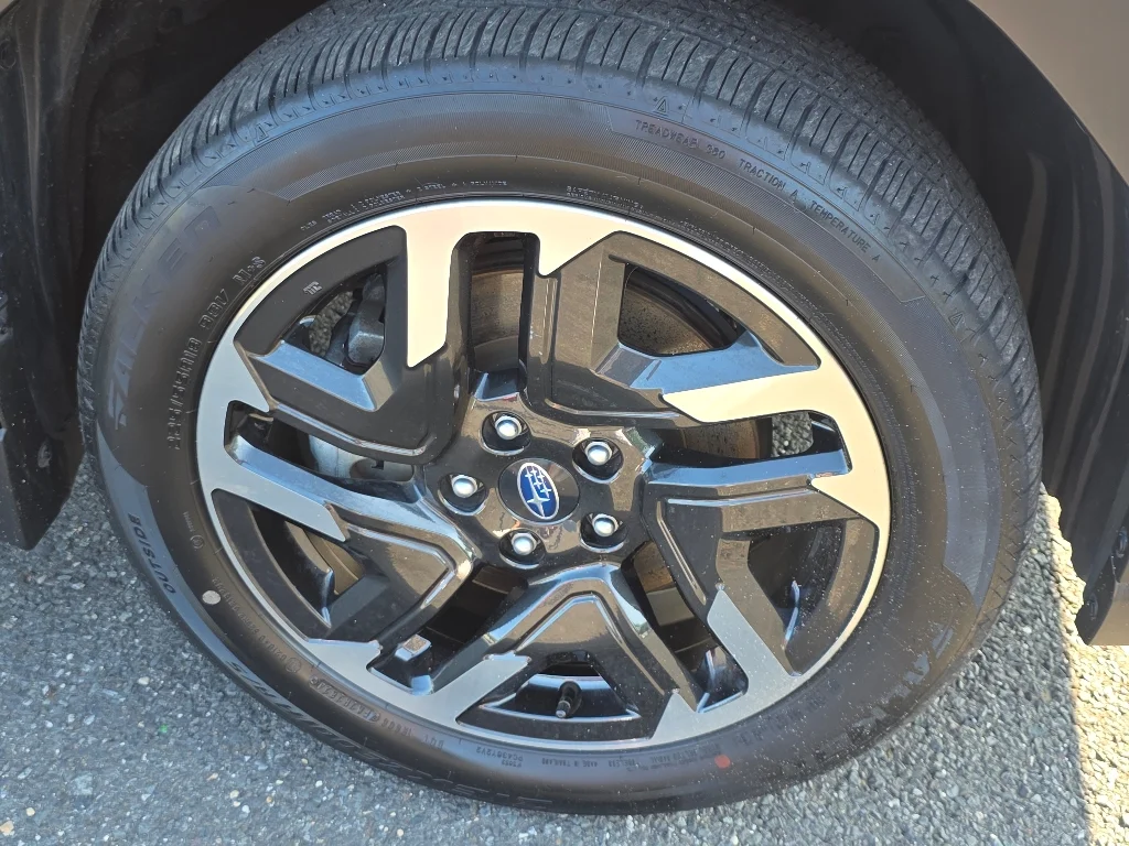 Used 2025 Magnetite Gray Metallic Subaru Limited image 19