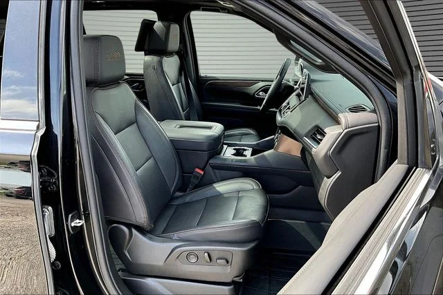 Used 2024 Black Chevrolet High Country image 29
