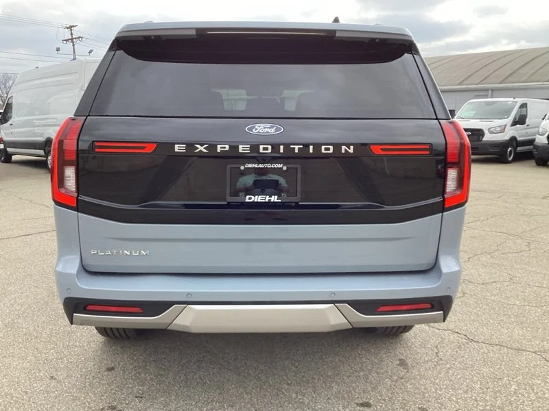 New 2026 Glacier Gray Metallic Tri-Coat Ford Platinum® image 7