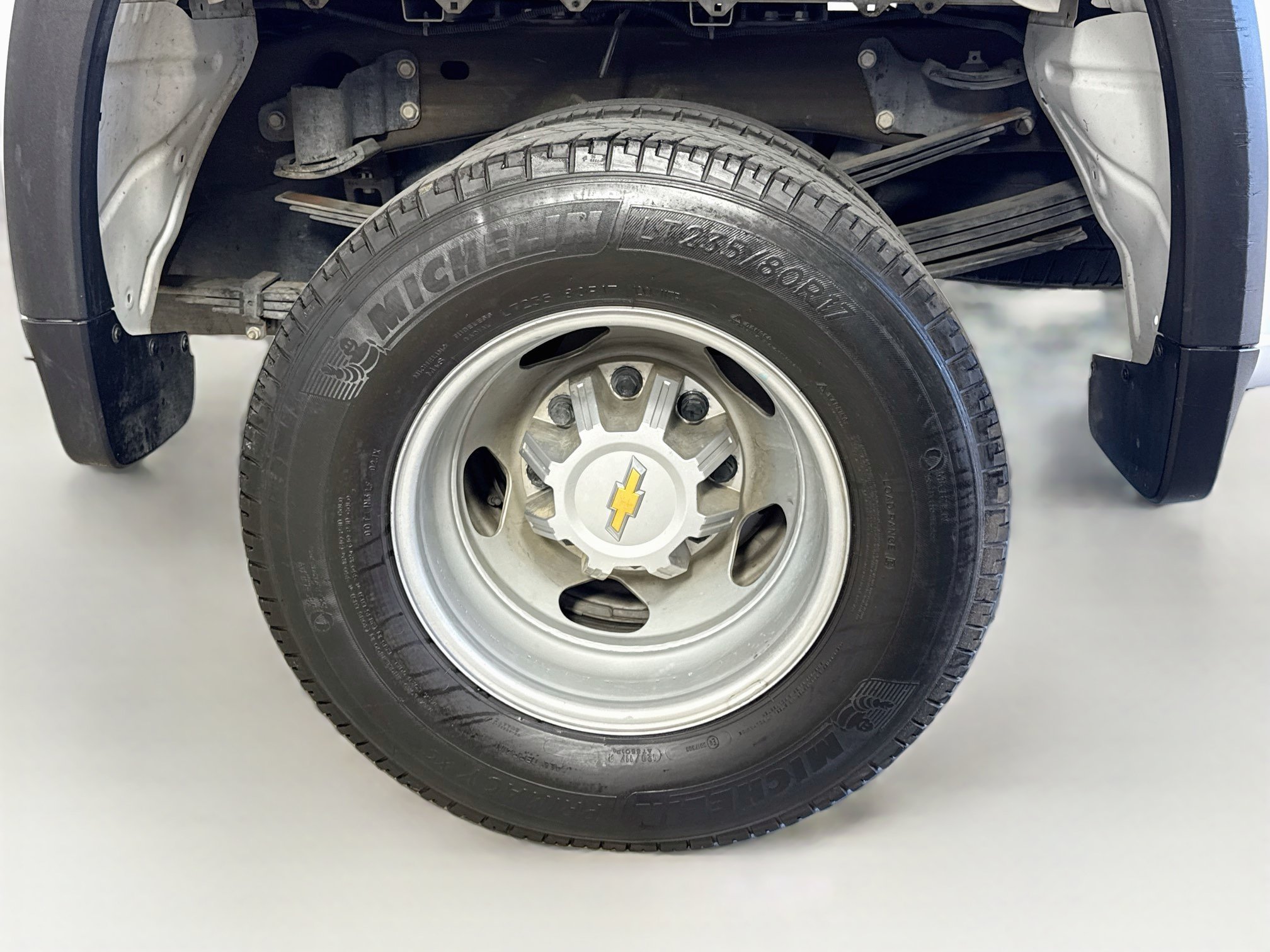 Used 2024 Summit White Chevrolet WT DRW image 31