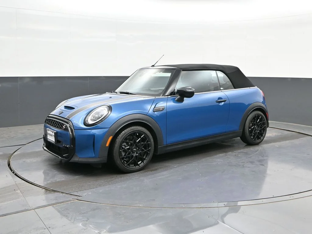 2023 MINI Convertible Cooper S's photo