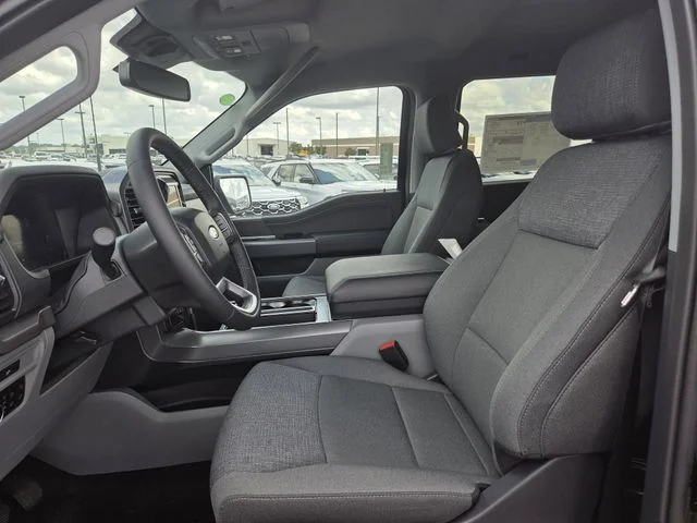 New 2026 Agate Black Metallic Ford XLT image 10