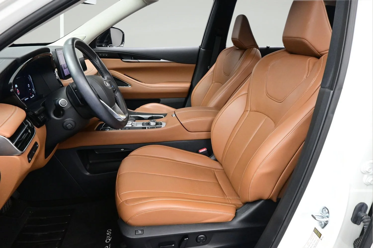 Used 2025 Majestic White INFINITI SENSORY image 9