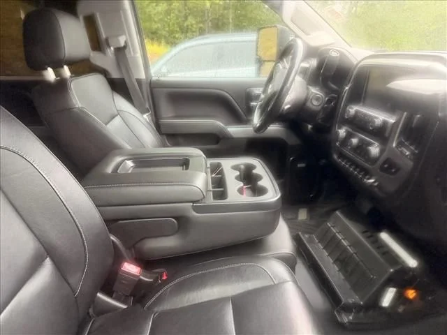 Used 2019 Black Chevrolet LTZ image 8