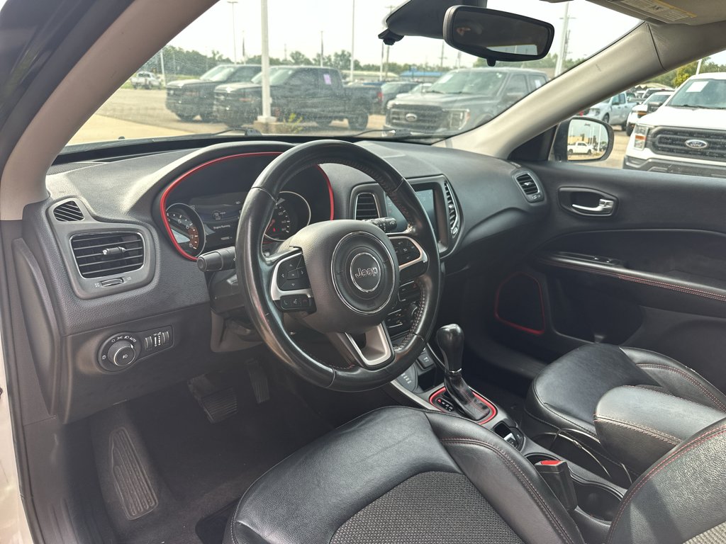 Used 2020 White Clearcoat Jeep Trailhawk image 2