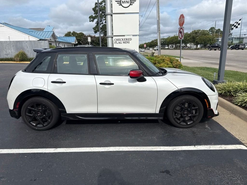 Used 2025 Nanuq White Metallic MINI Iconic image 4