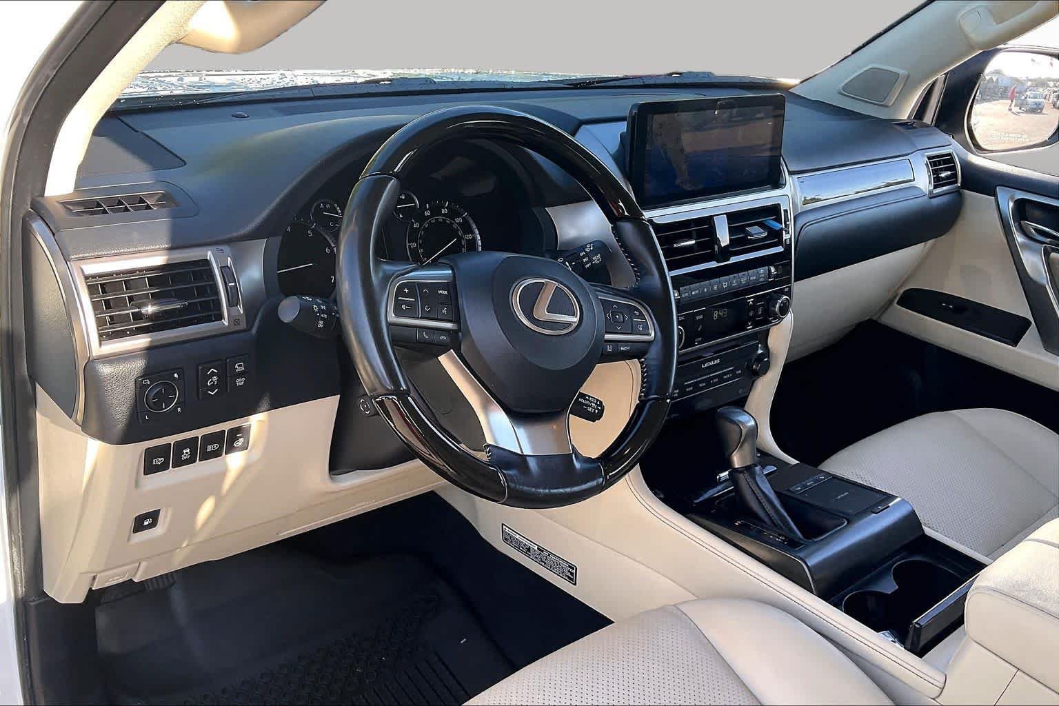 Used 2022 Starfire Pearl Lexus Luxury image 18