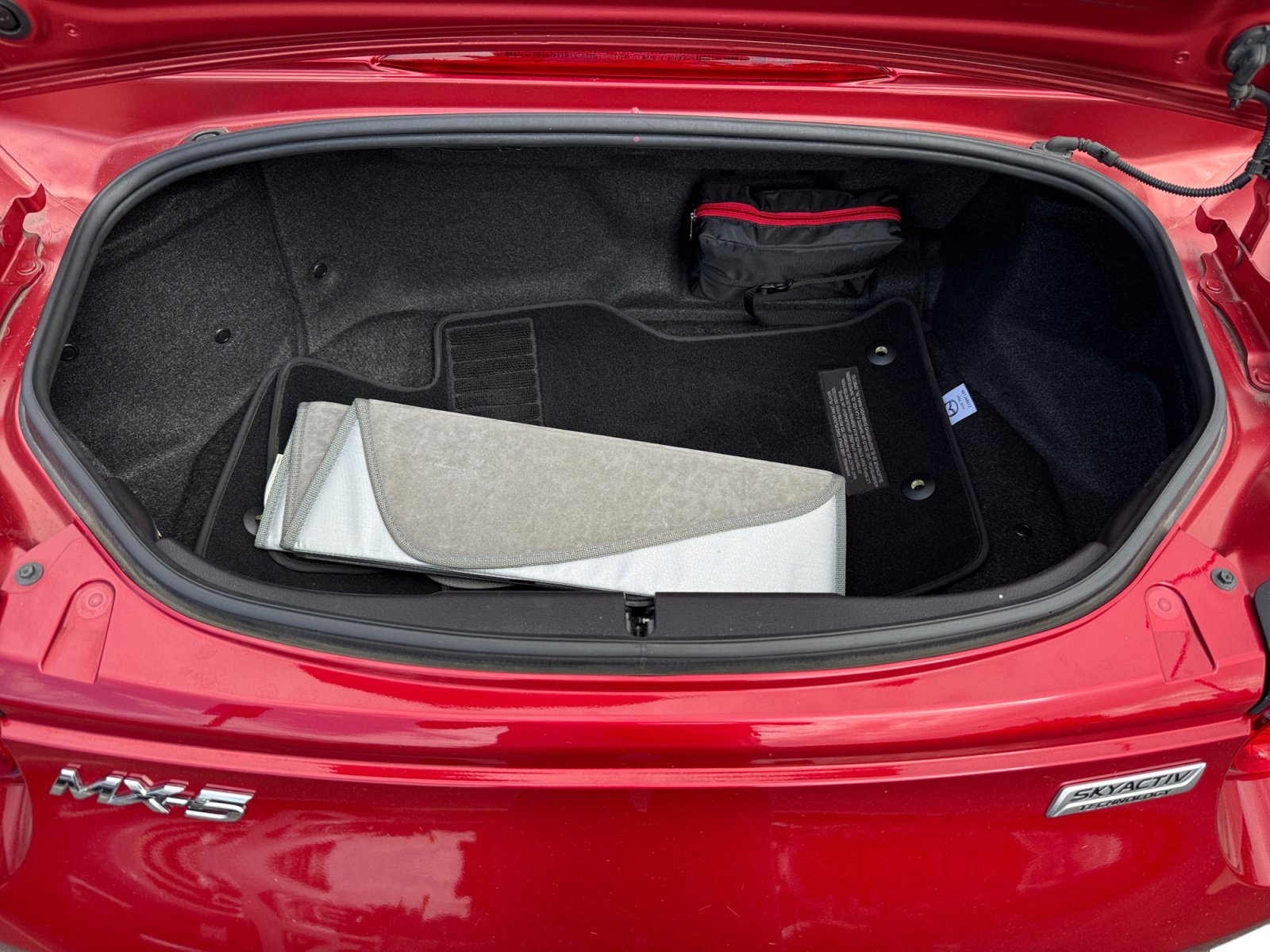Used 2016 Red Metallic Mazda Grand Touring image 16
