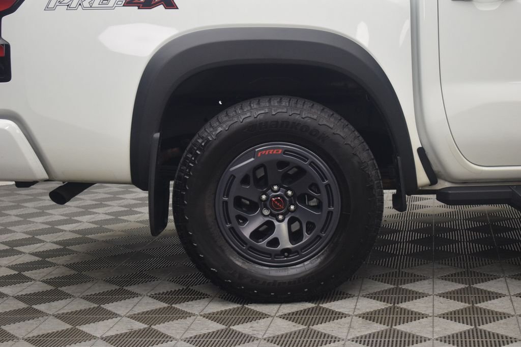Used 2025 White Nissan PRO-4X image 26