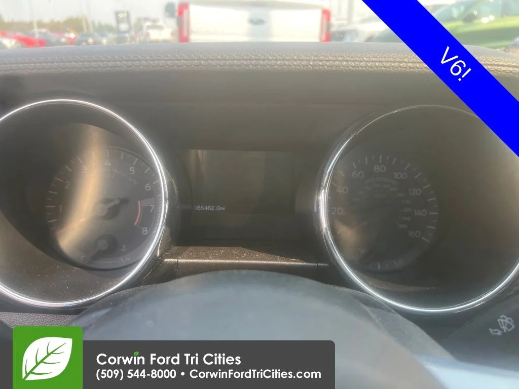 Used 2017 Blue Ford V6 image 9