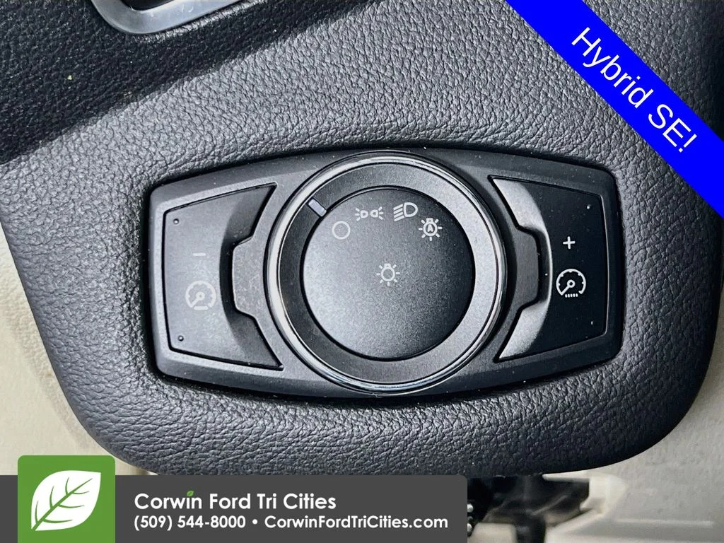 Used 2013 Oxford White Ford SE image 19