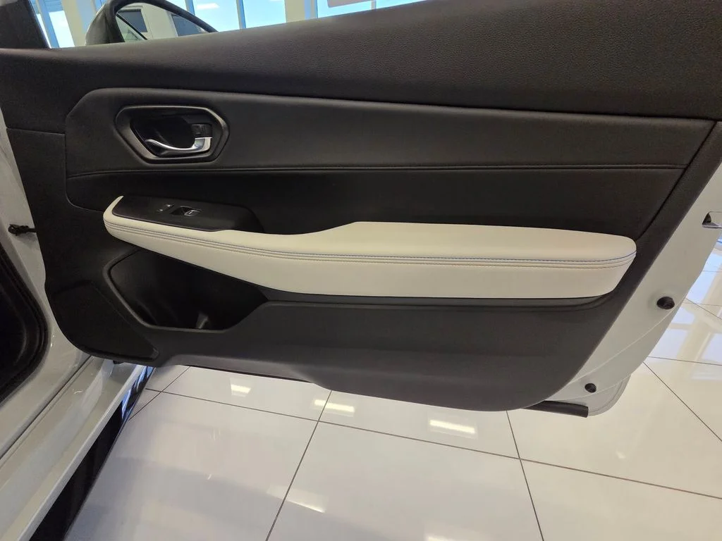 New 2026 Winter Frost Pearl Honda Hybrid image 14
