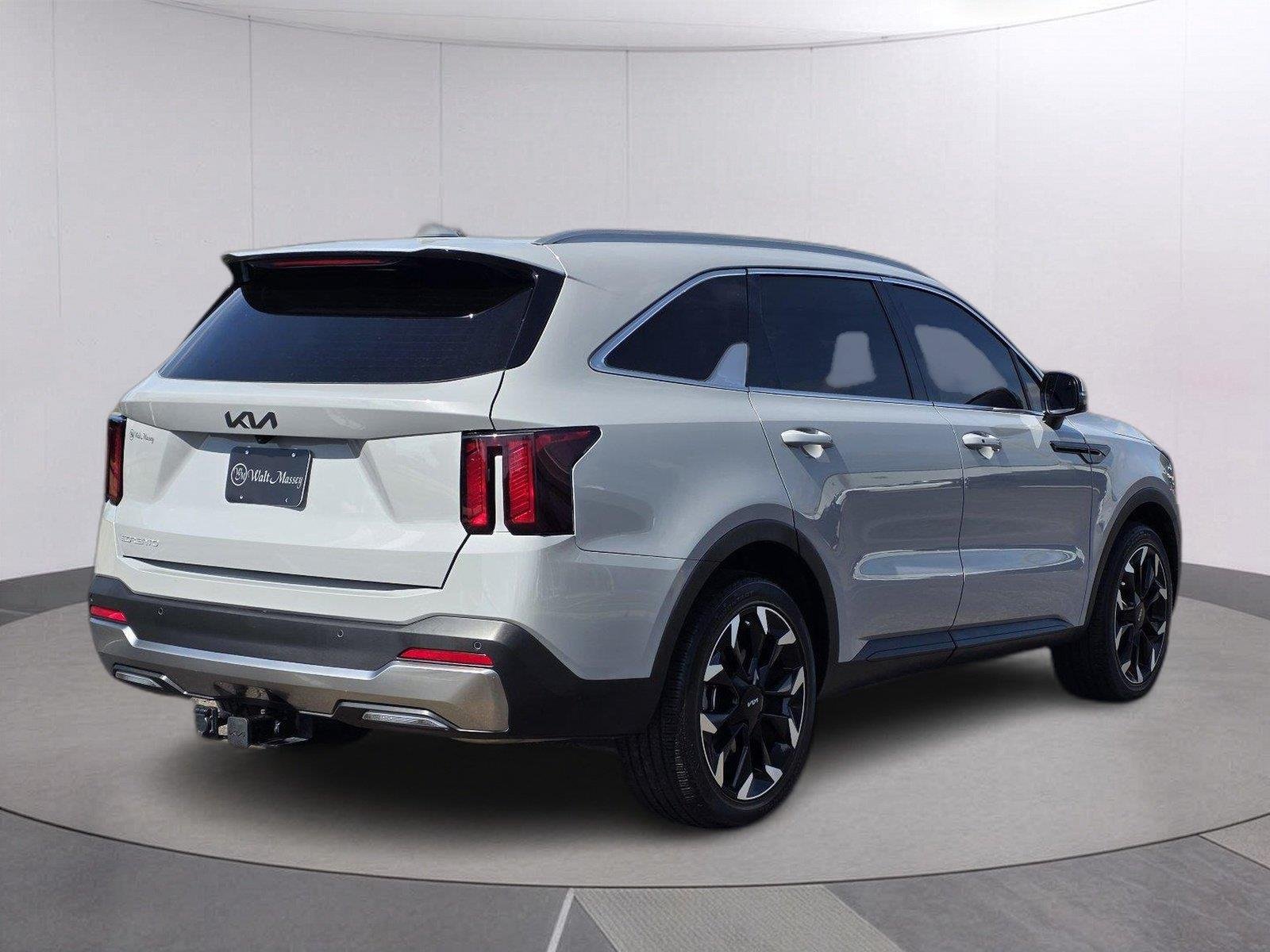 Used 2025 Wolf Gray Kia EX image 5