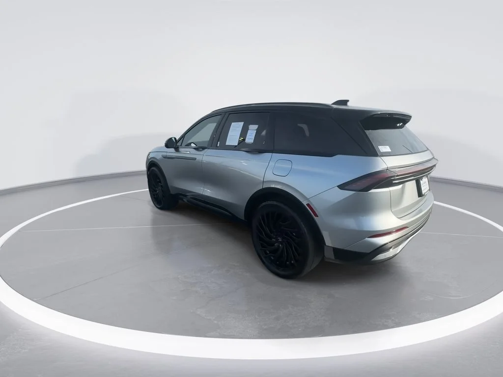 Used 2025 Silver Lincoln Reserve image 6