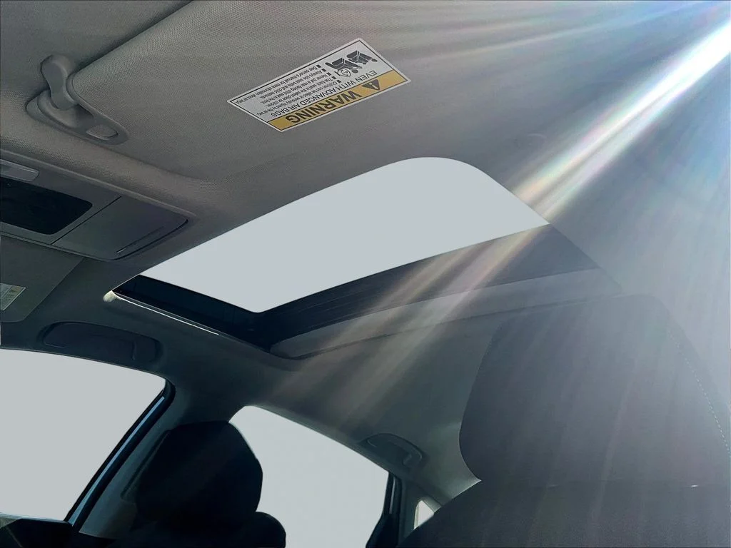 New 2026 Solar Silver Metallic Honda SE image 24