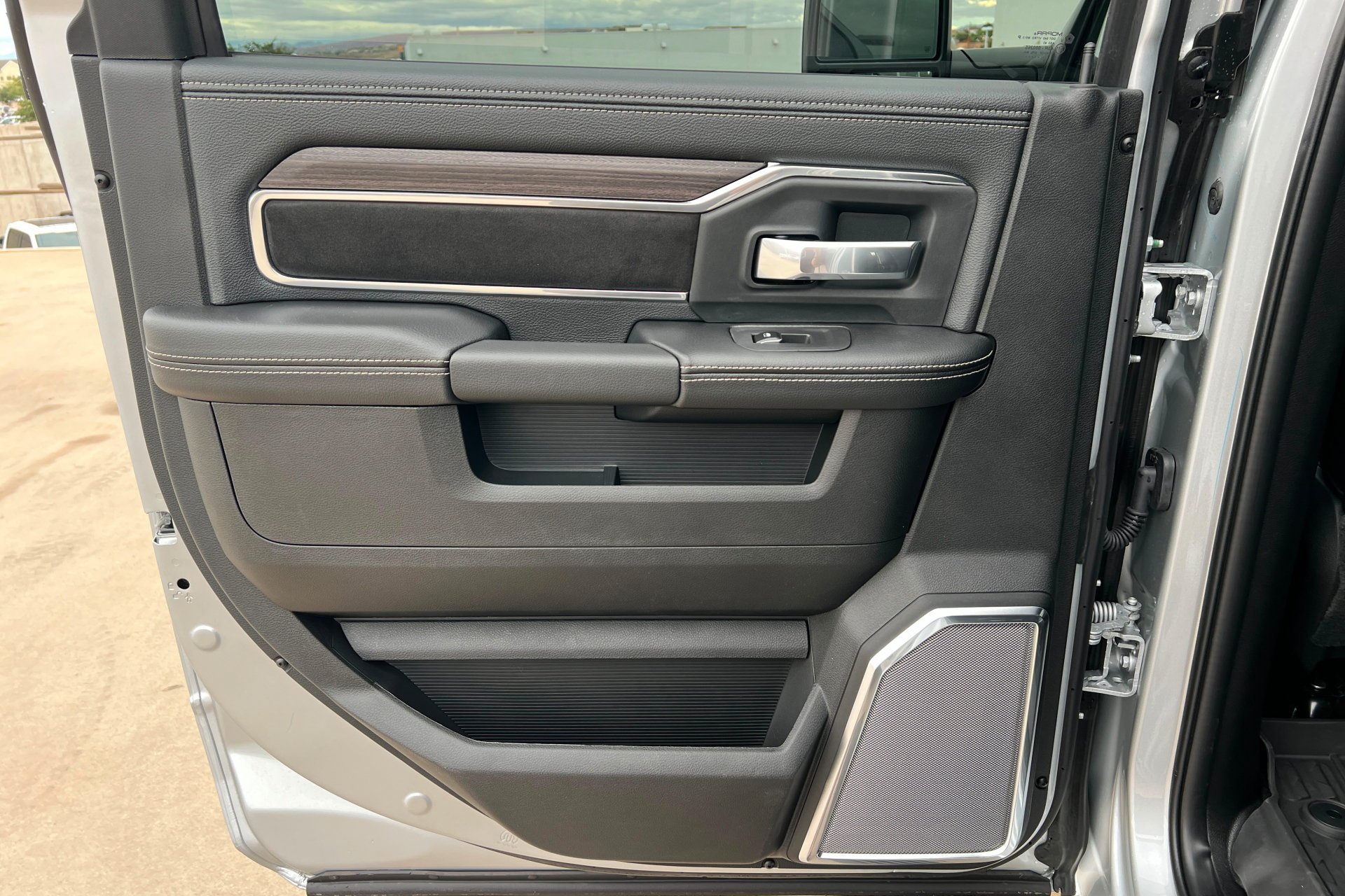 New 2027 Silver-Zynith Exterior Paint RAM Laramie image 19