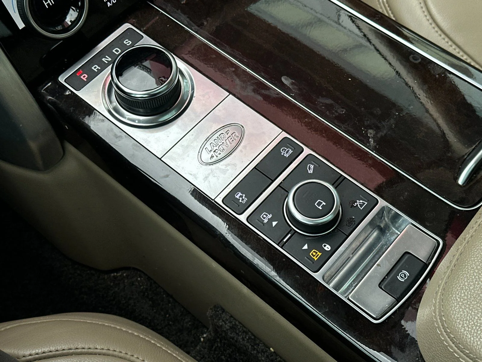 Used 2020 White Land Rover Base image 20