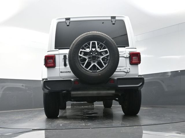 Used 2025 White Jeep Sahara image 47