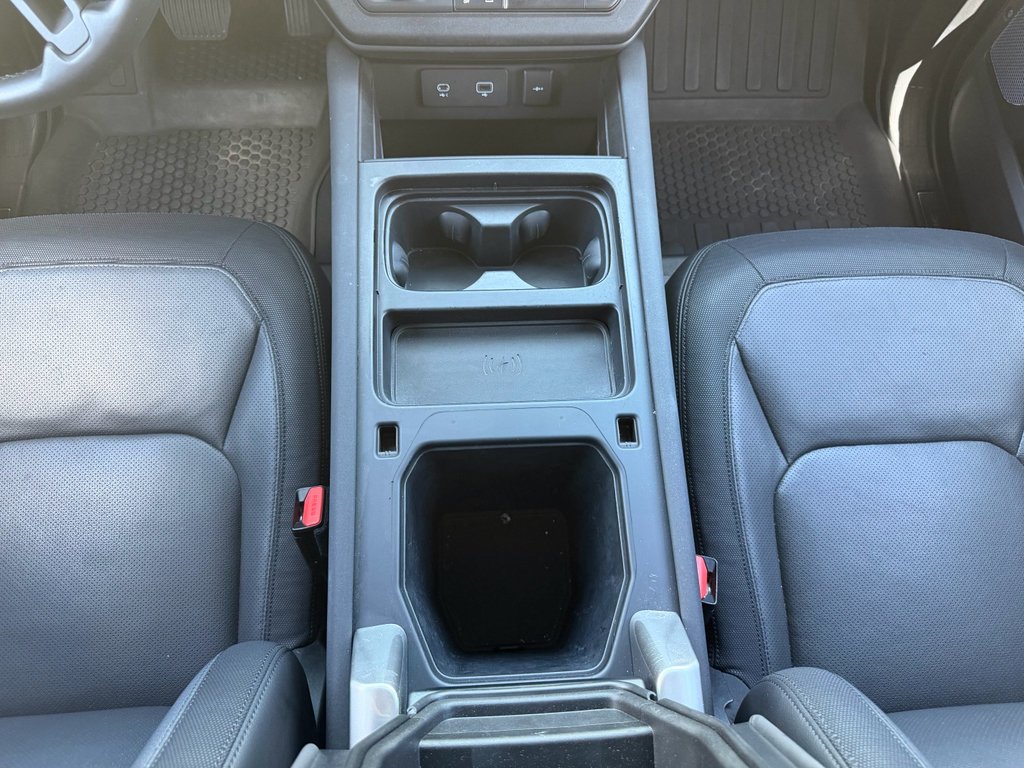 Used 2023  Land Rover X-Dynamic SE image 17