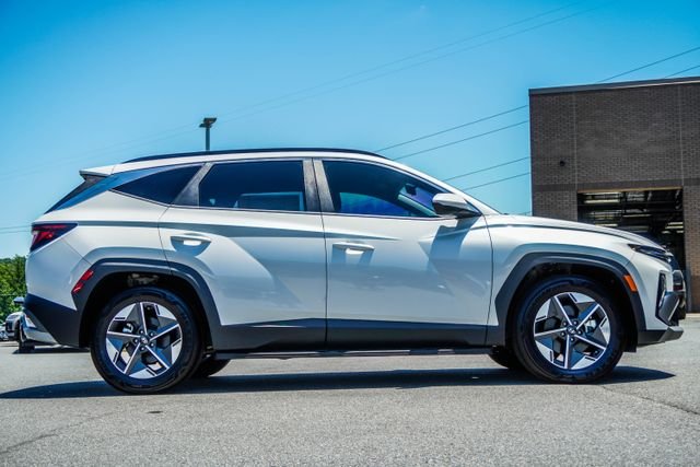 Certified Used 2025 White Hyundai SEL image 6