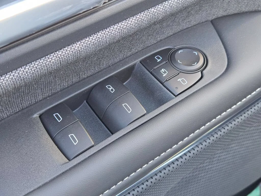New 2026 Summit White GMC Elevation Extended Range image 20