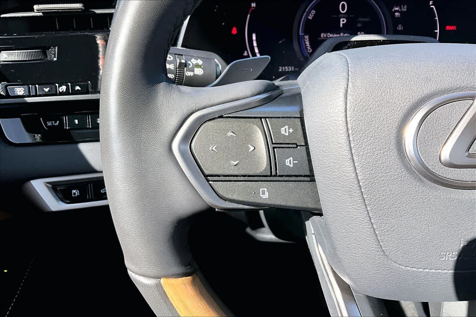 Used 2024 Copper Crest Lexus Premium Plus image 22