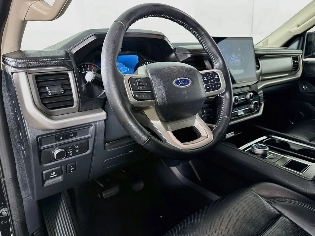 Used 2022 Black Ford XLT image 10