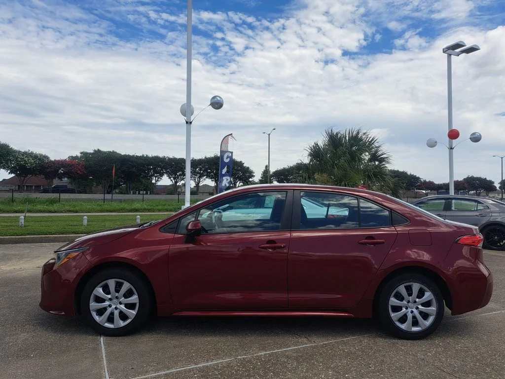 Used 2022 Red Toyota LE image 8