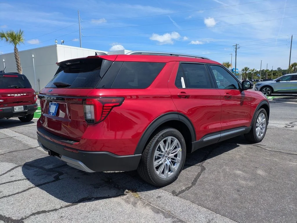 New 2026 Rapid Red Metallic Tinted Clearcoat Ford Platinum image 4