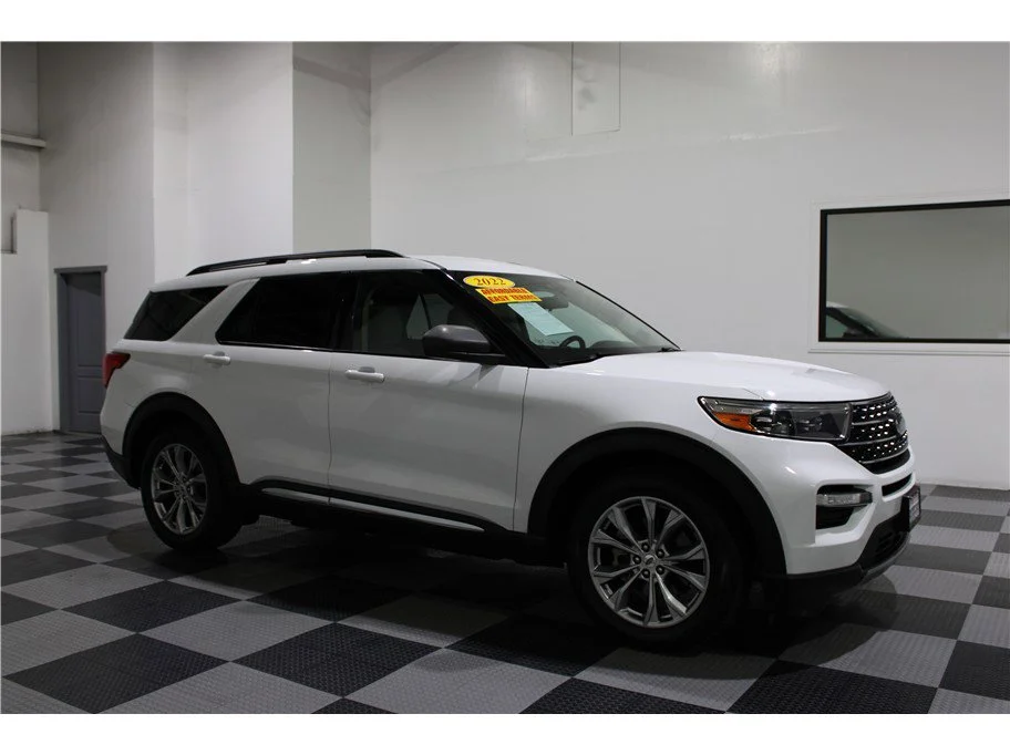2022 Ford Explorer XLT RWD's photo