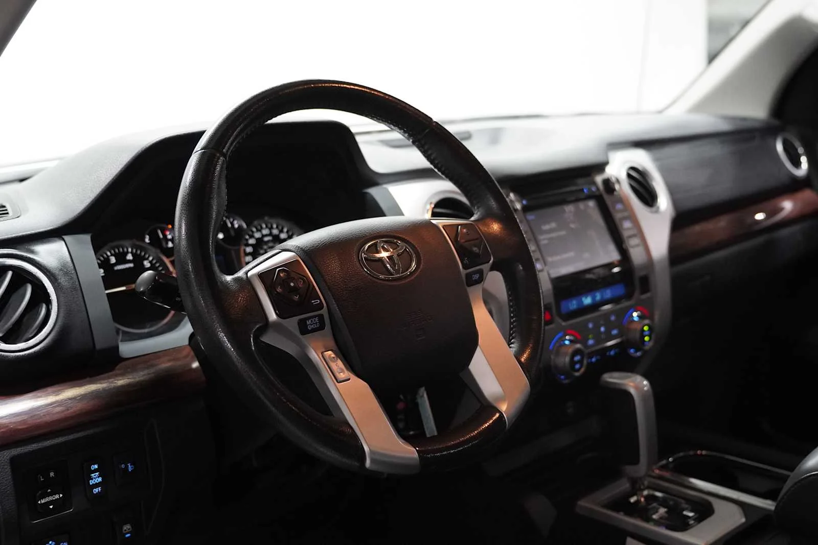 Used 2014 Magnetic Gray Metallic Toyota LTD image 10