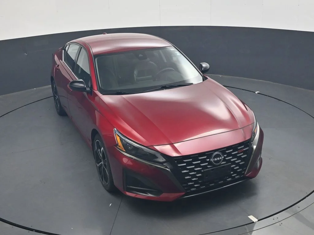 Used 2023 Red Nissan 2.5 SR image 26