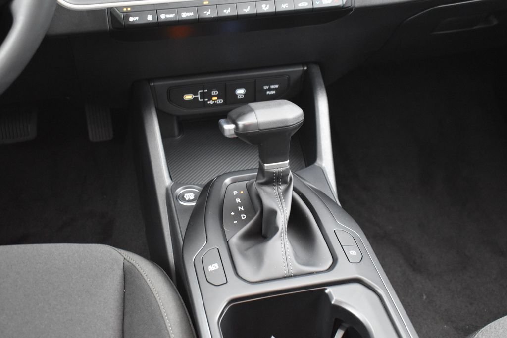 New 2026 Snow White Pearl Kia LXS image 16