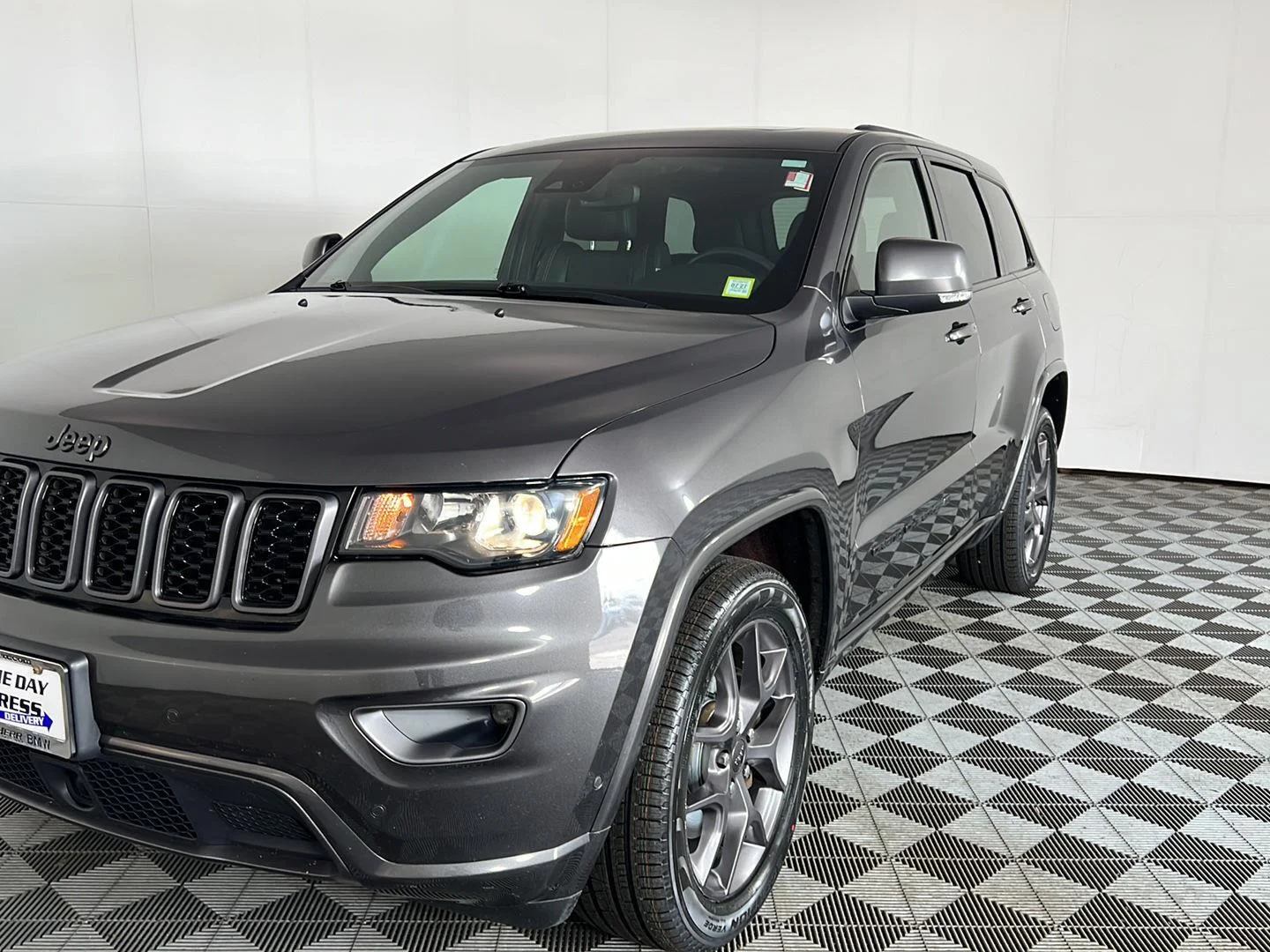 Used 2021 Granite Crystal Metallic Clearcoat Jeep 80th Anniversary image 13