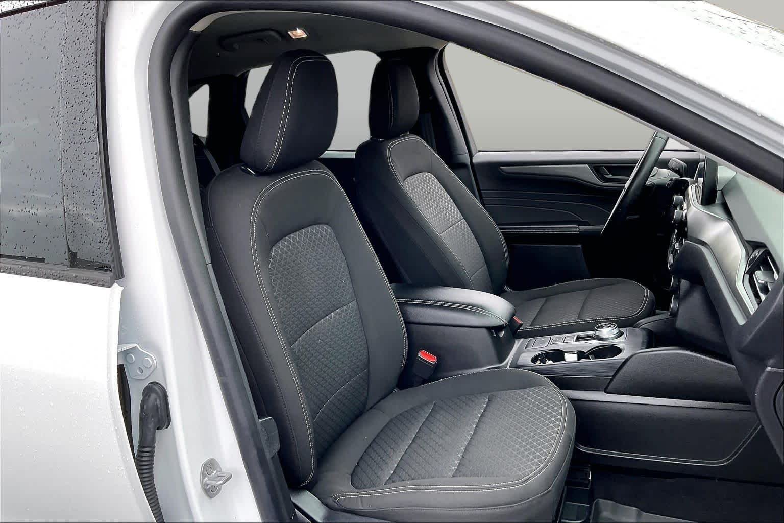 Used 2024 Oxford White Ford Active image 9