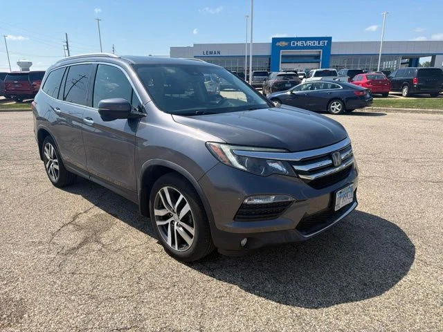 Used 2018 Gray Honda Touring image 1