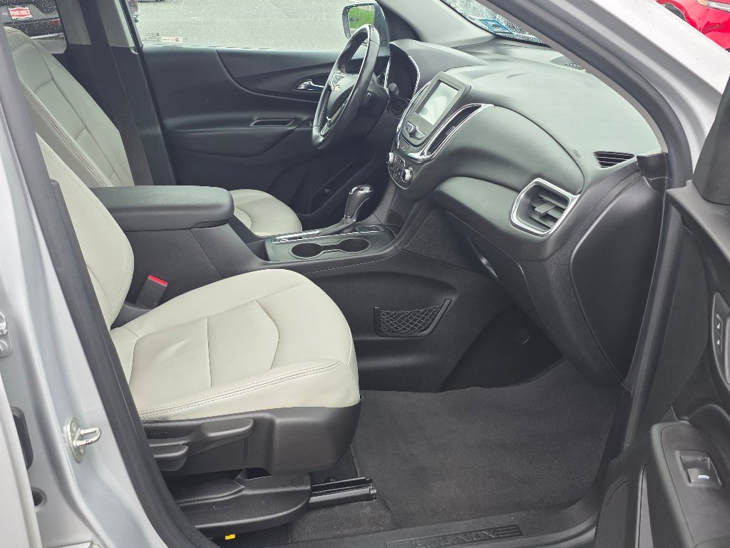 Used 2018 Silver Ice Metallic Chevrolet LT image 22