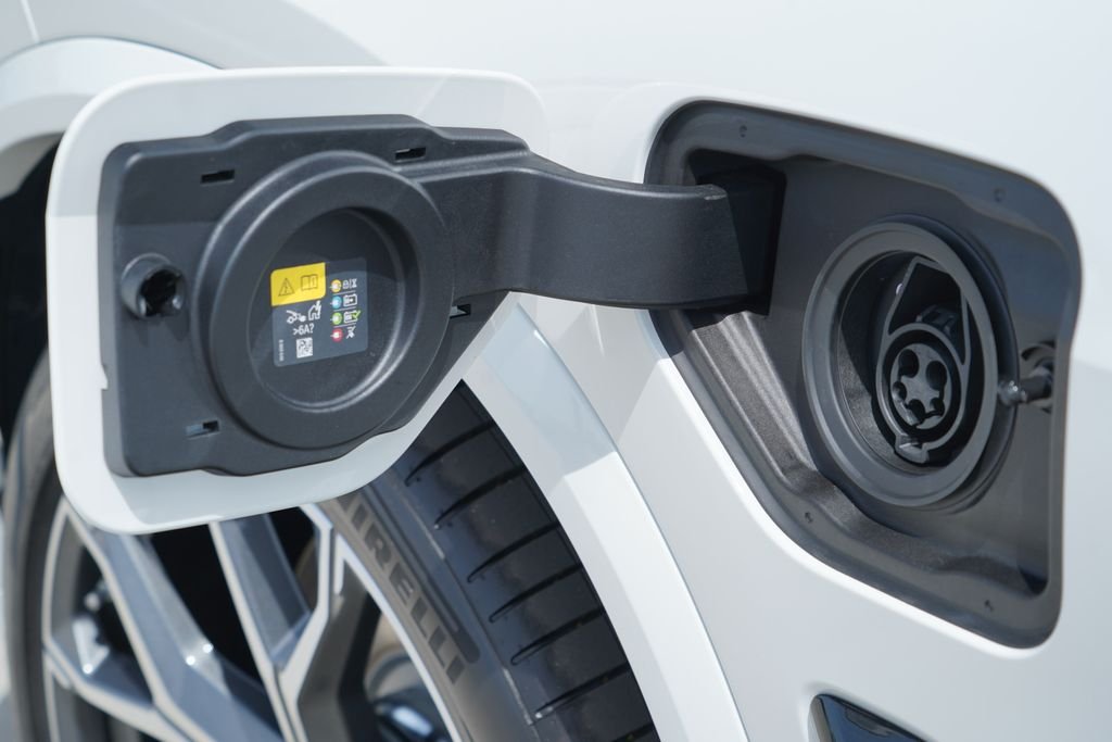 New 2026 Alpine White BMW xDrive50e image 6