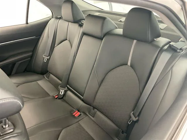 Used 2022  Toyota XSE image 25