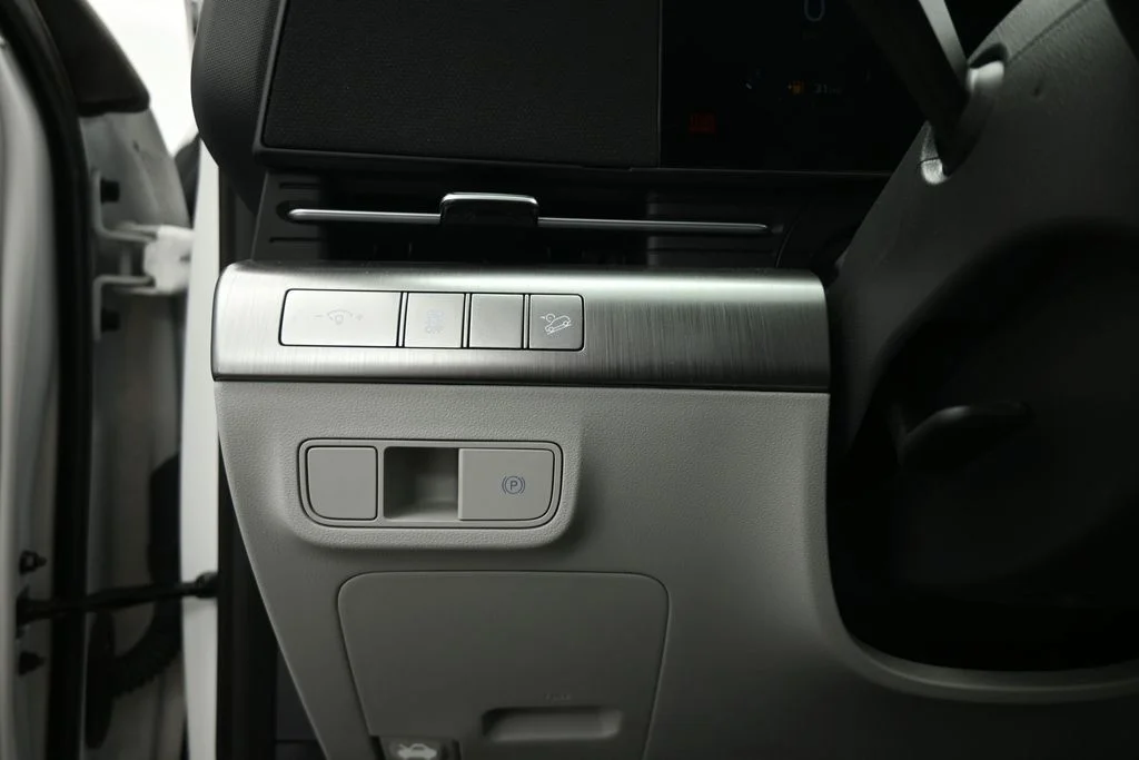 Used 2026 White Hyundai SEL Premium image 10