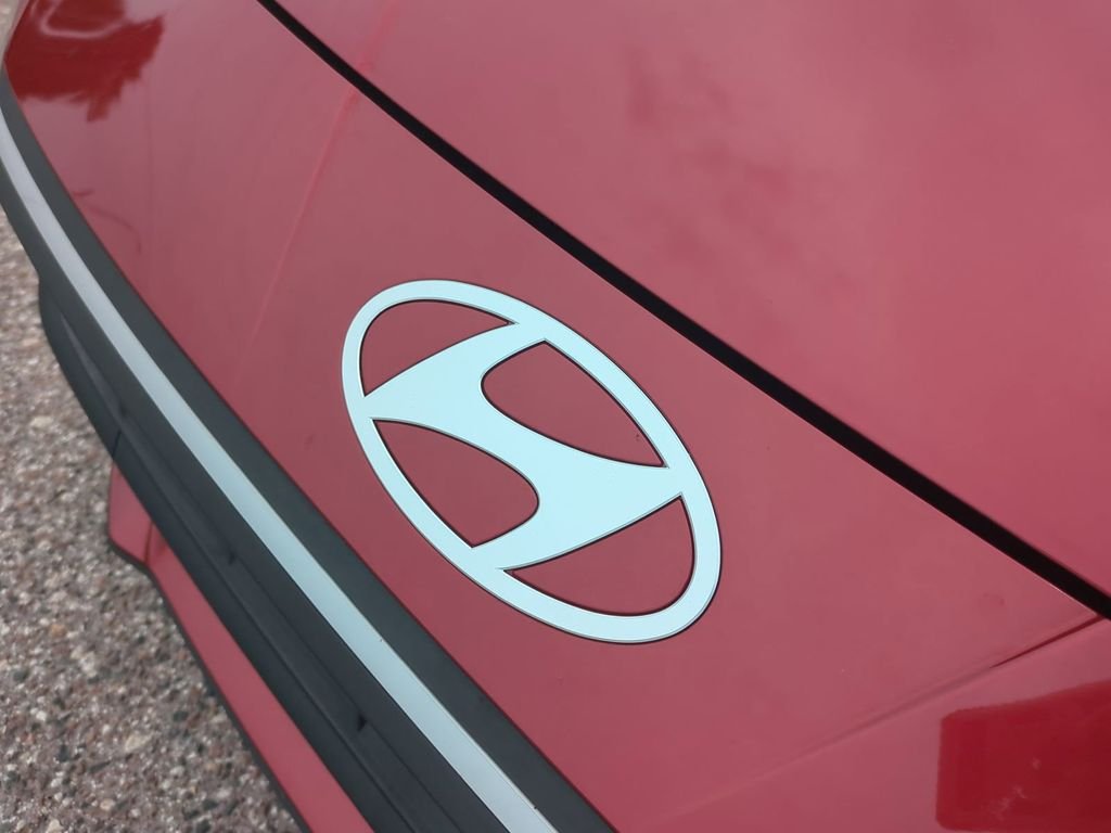 Used 2024 Red Hyundai SE image 13