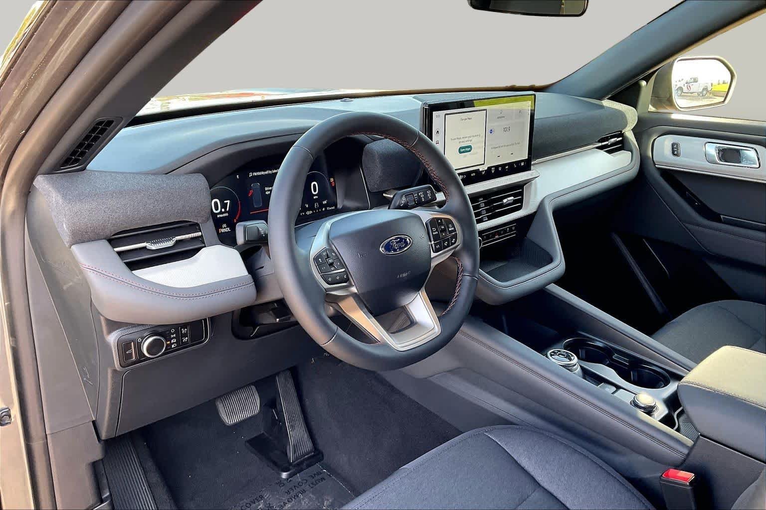 New 2027 Carbonized Gray Metallic Ford Active image 8