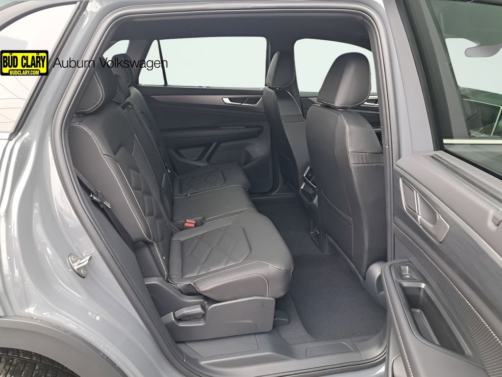 2025 Volkswagen Atlas Cross Sport SE w/Tech - Photo 17