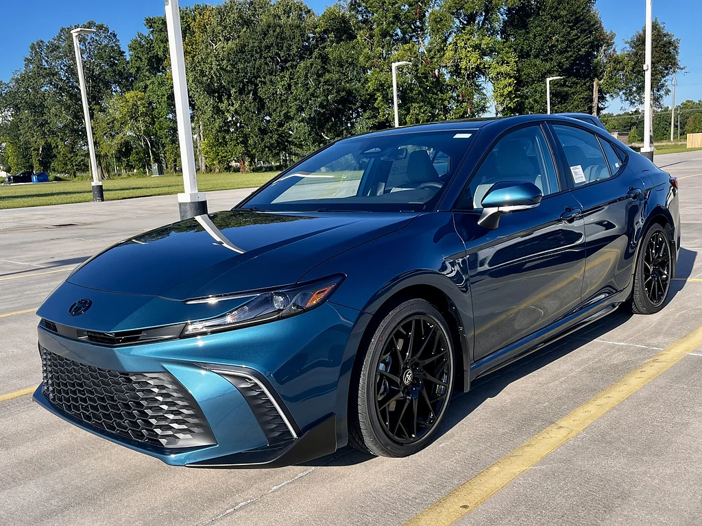 New 2026 Ocean Gem Toyota  SE image 6